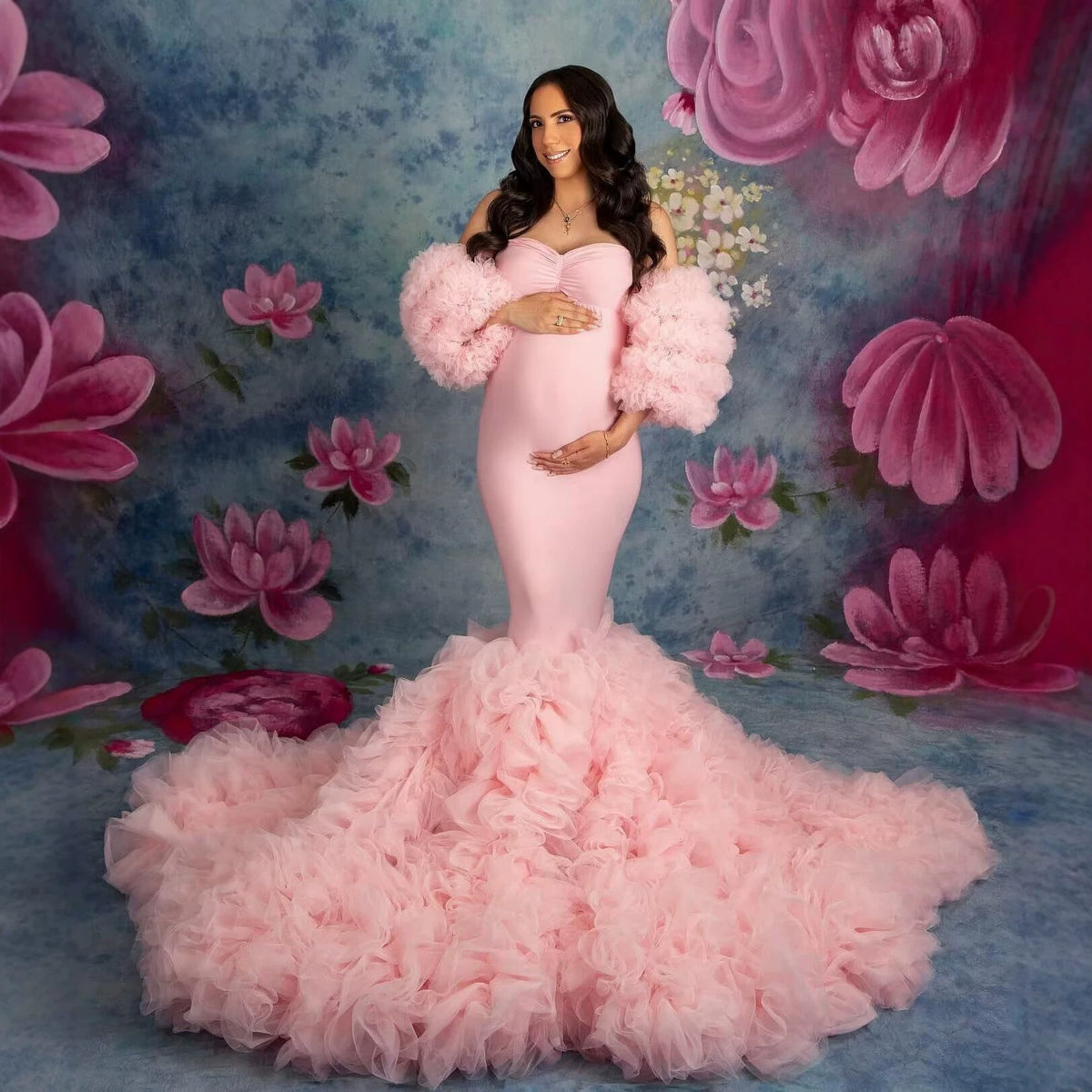 Plus-size fluffy tulle maternity photo shoot outfit, strapless bustier